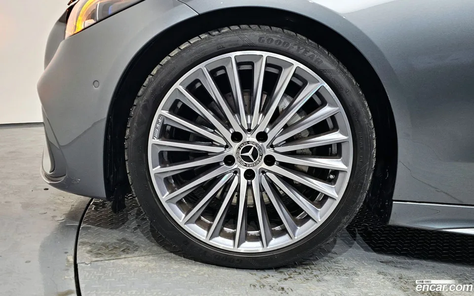Mercedes-Benz C-Class C300 4MATIC AMG Line 2023 — миниатюра 2