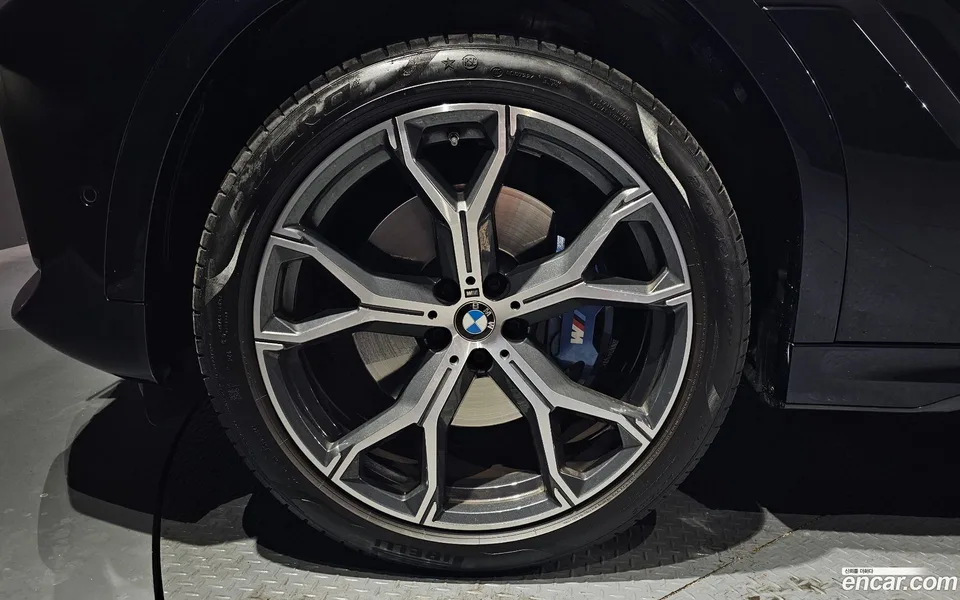 BMW X6 xDrive40i M 2022 — миниатюра 2