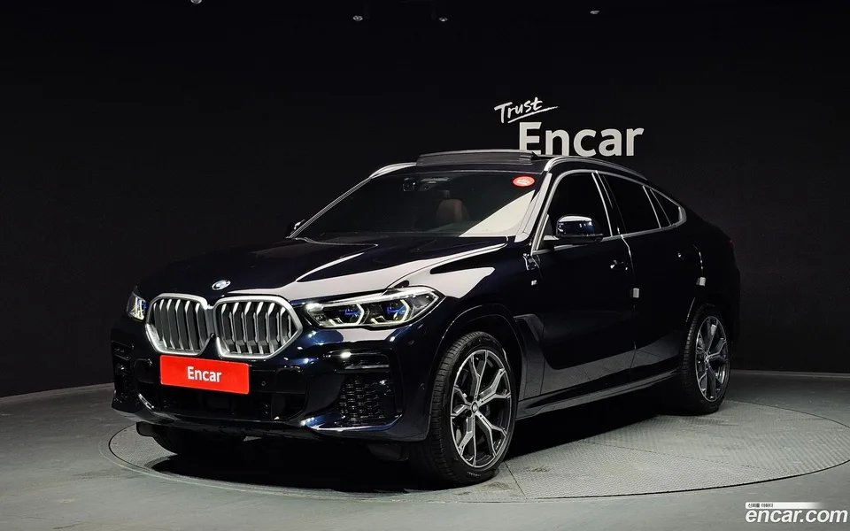 BMW X6 xDrive40i M 2022 — фото 1, купить с доставкой в Москву