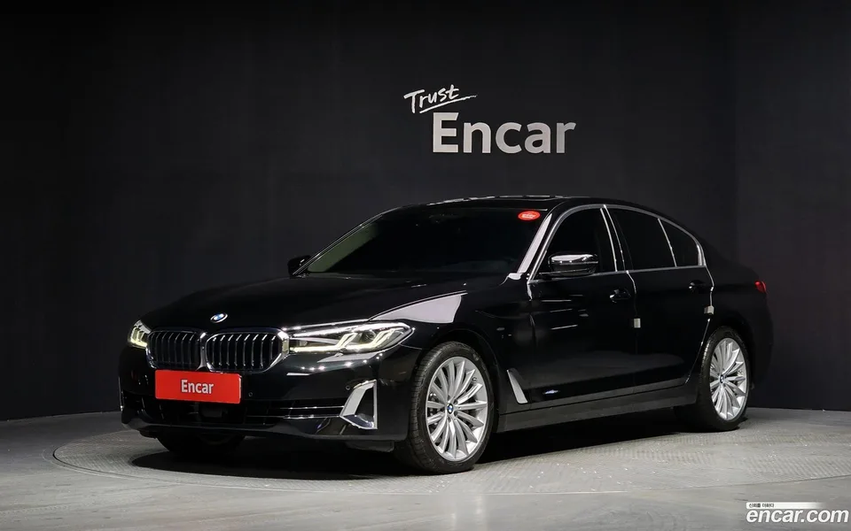 BMW 5 Series 530i xDrive 2023 — фото 1, купить с доставкой в Москву