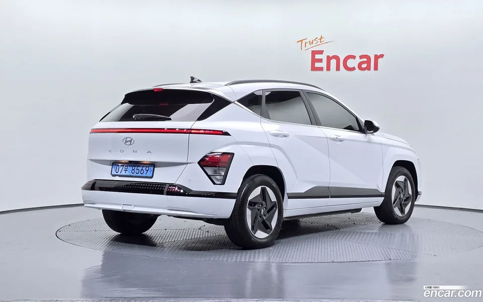 Hyundai Kona Electric 2023 — миниатюра 2