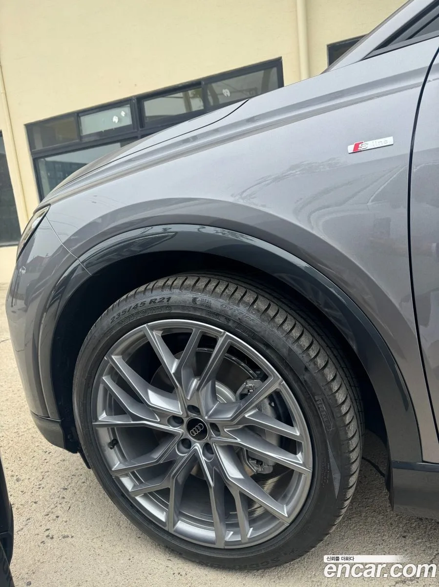 Audi Q4 e-tron 45 2025 — миниатюра 3