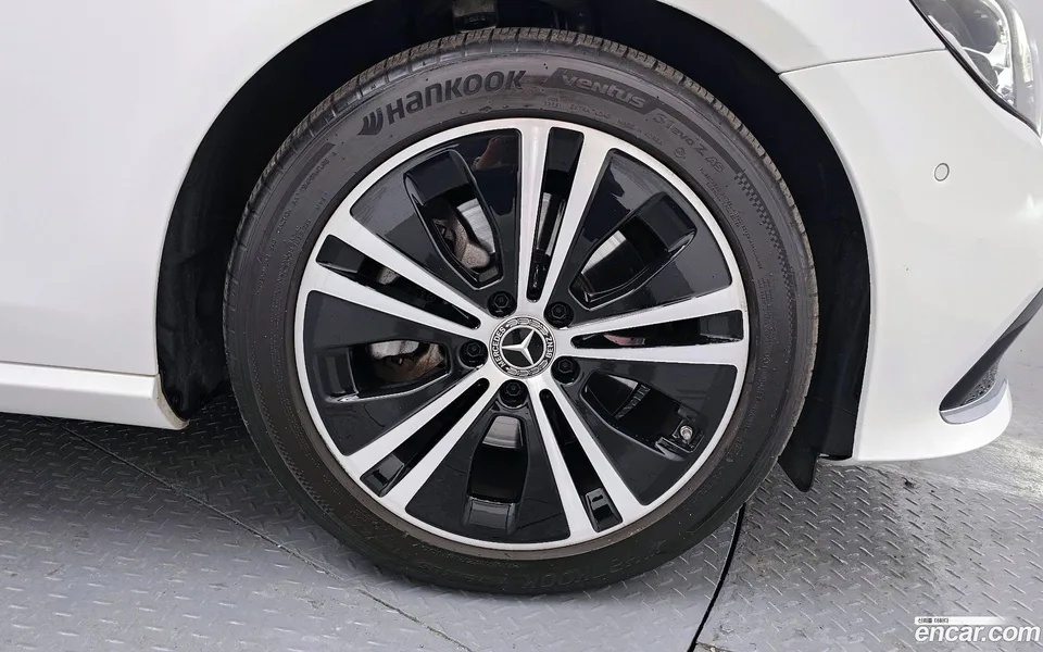 Mercedes-Benz E-Class E250 2022 — миниатюра 2