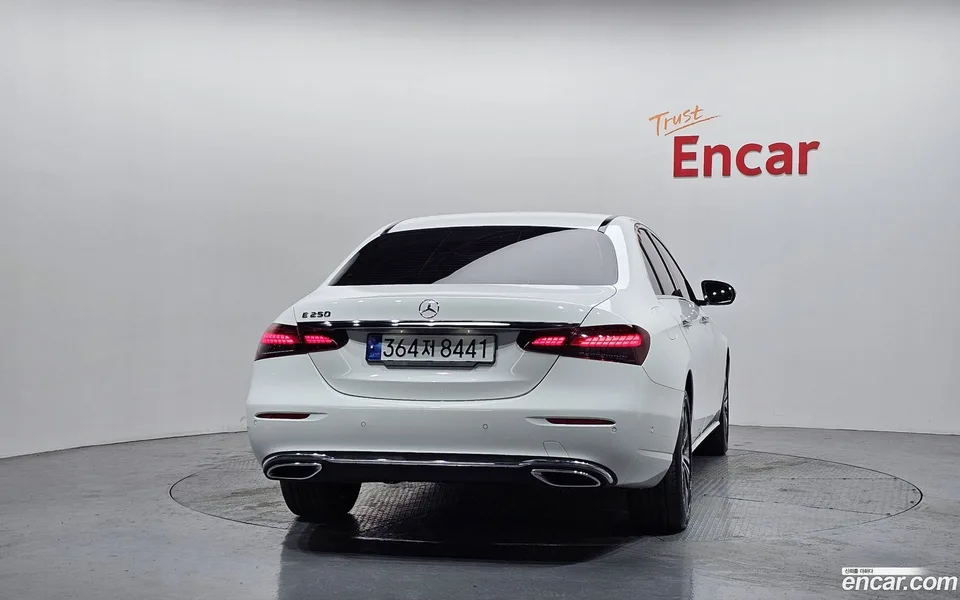 Mercedes-Benz E-Class E250 2022 — миниатюра 4