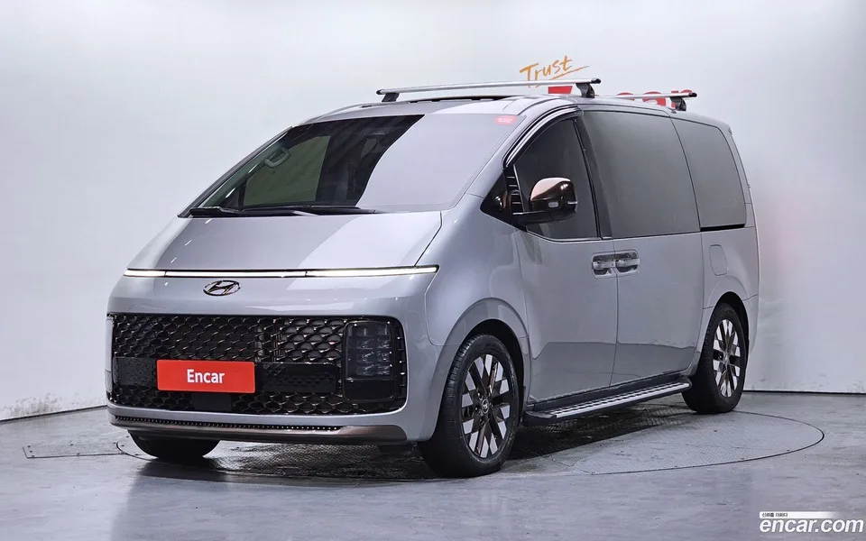 Hyundai Staria 4WD 9 2023 — фото 1, купить с доставкой в Москву