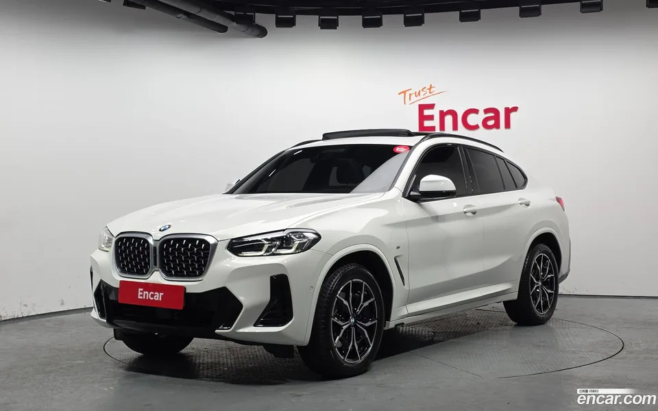 BMW X4 xDrive20i M 2024 — фото 1, купить с доставкой в Москву
