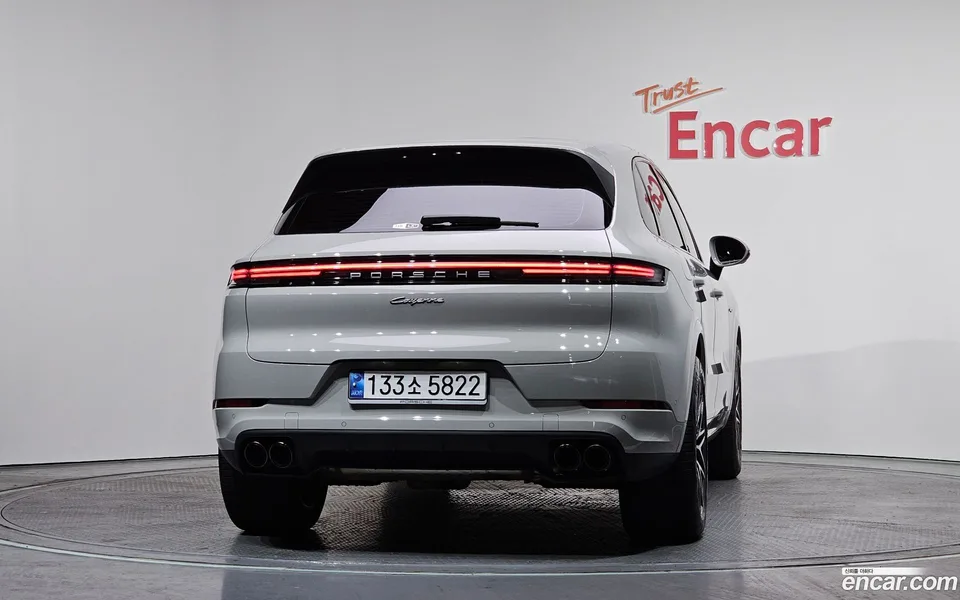 Porsche Cayenne 3.0 E- 2024 — миниатюра 4