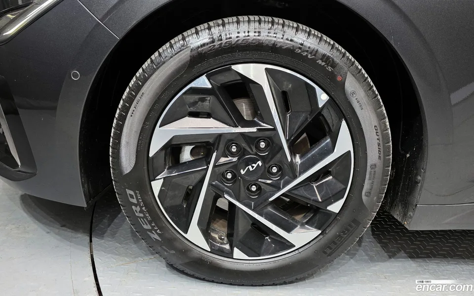 Kia K5 Hybrid 2025 — thumbnail 5