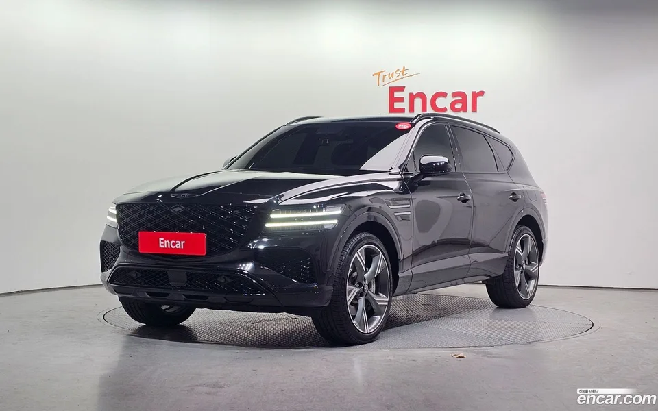 Genesis GV80 2.5T 2WD 2023 — фото 1, купить с доставкой в Москву
