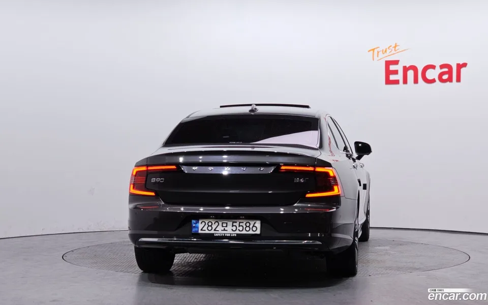 Volvo S90 B6 AWD 2022 — миниатюра 4