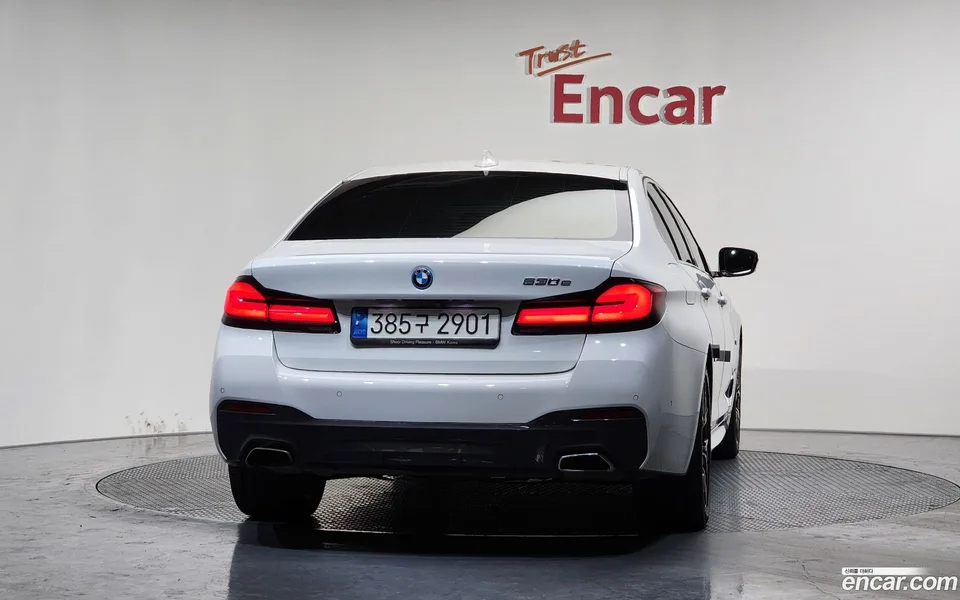 BMW 5 Series 530e M 2022 — миниатюра 4