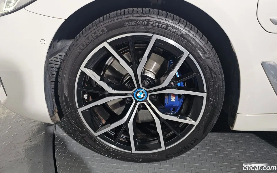 BMW 5 Series 530e M 2022 — миниатюра 5
