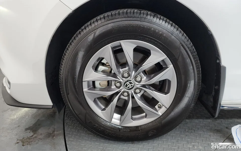Toyota Sienna 2.5 AWD 2023 — миниатюра 2
