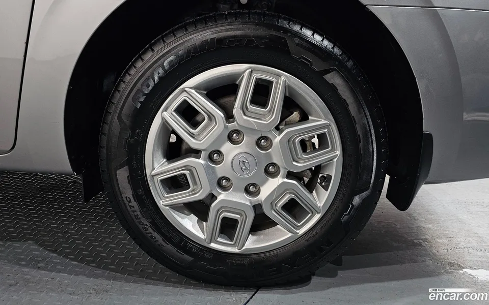Hyundai Staria 4WD 11 2023 — миниатюра 2