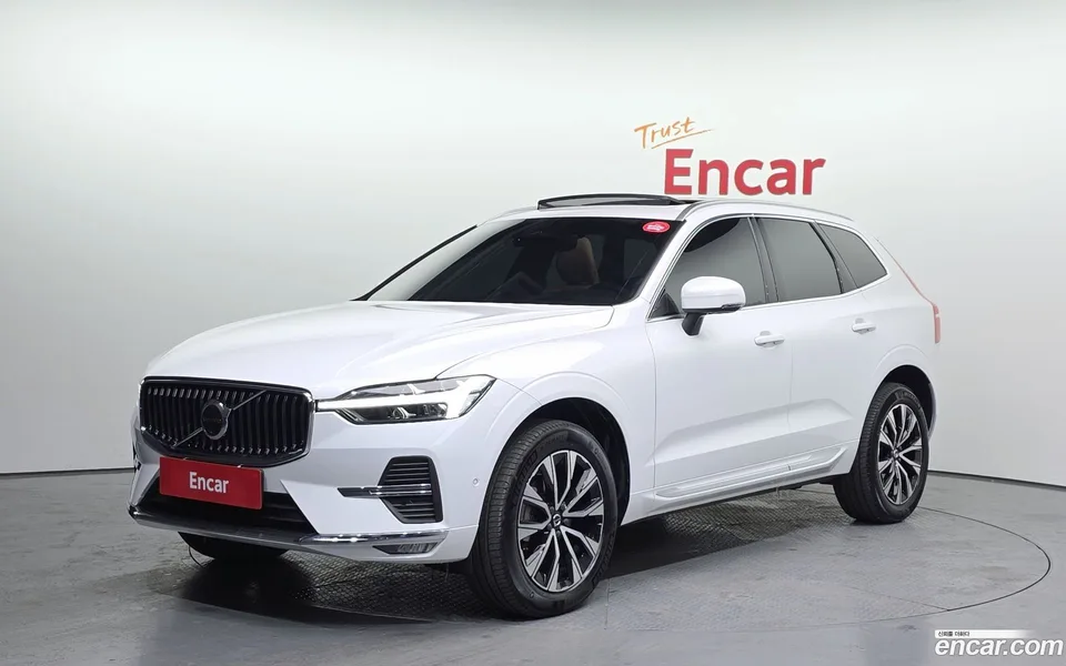 Volvo XC60 B5 2025 — фото 1, купить с доставкой в Москву