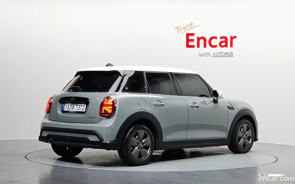 MINI Cooper 5 2022 — миниатюра 2