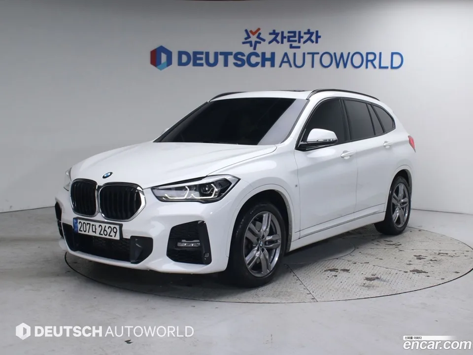 BMW X1 xDrive 20i M 2022 — фото 1, купить с доставкой в Москву