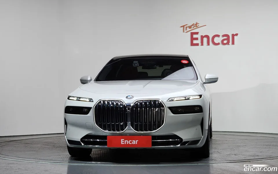 BMW i7 xDrive 60 2023 — миниатюра 3