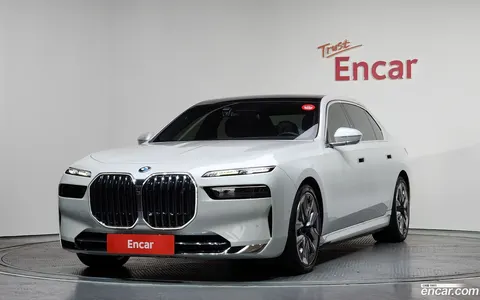 BMW i7 2023 купить в Москве