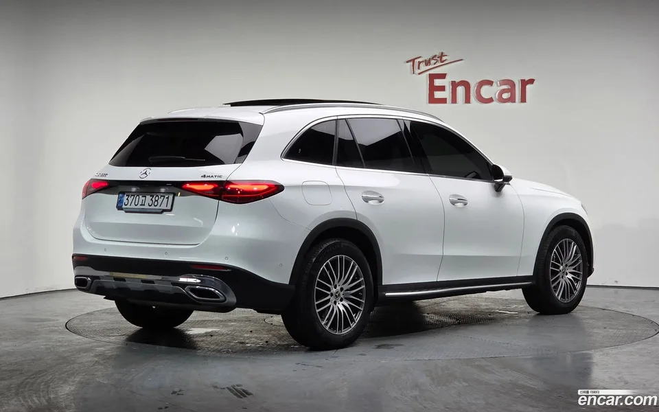 Mercedes-Benz GLC-Class GLC300 4MATIC 2024 — миниатюра 2