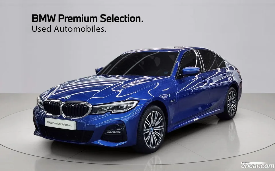 BMW 3 Series 320e M 2022 — фото 1, купить с доставкой в Москву
