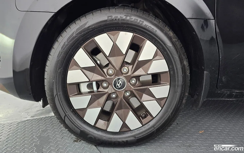 Hyundai Staria 4WD 9 2023 — миниатюра 2
