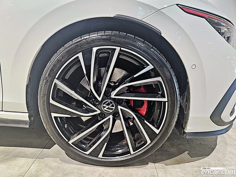 Volkswagen Golf 2.0 GTI 2024 — миниатюра 2