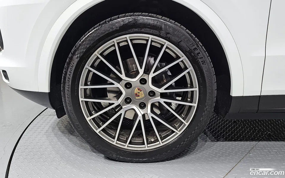 Porsche Cayenne 3.0 2022 — миниатюра 5
