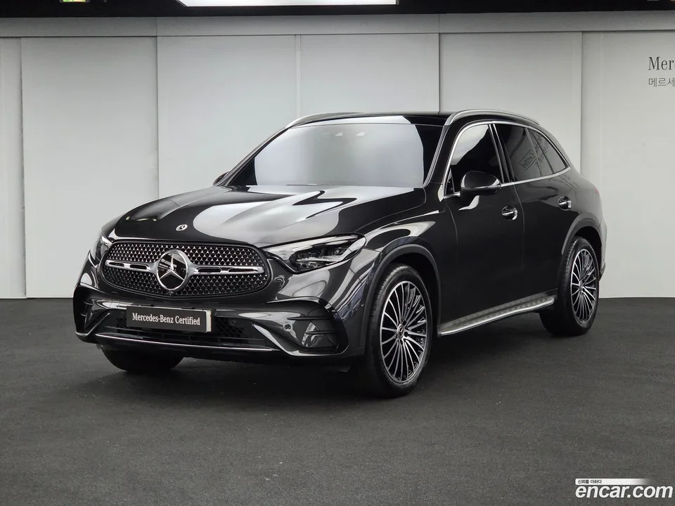 Mercedes-Benz GLC-Class GLC300 4MATIC AMG Line 2024 — фото 1, купить с доставкой в Москву