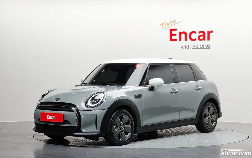 MINI Cooper 5 2022 — фото 1, купить с доставкой в Москву