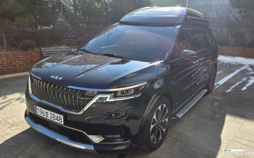 Kia Carnival 9 2023 — фото 1, купить с доставкой в Москву