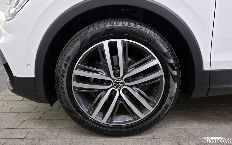 Volkswagen Tiguan 2.0 TDI 2024 — миниатюра 2
