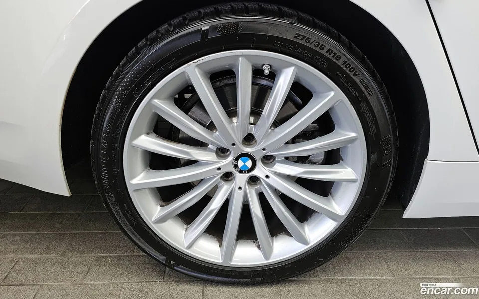 BMW 5 Series 530i 2023 — миниатюра 2