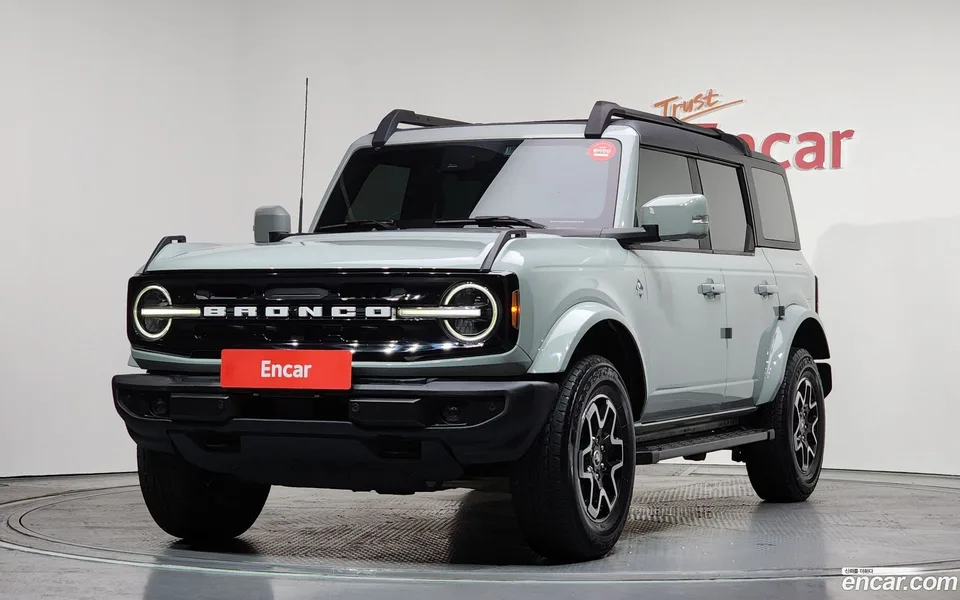 Ford Bronco 2.7 2022 — фото 1, купить с доставкой в Москву