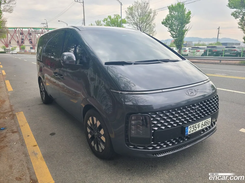 Hyundai Staria 4WD 9 2023 — миниатюра 3