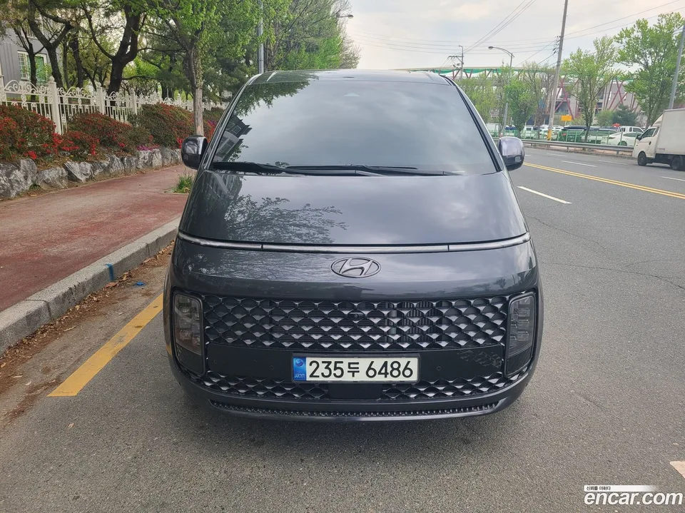 Hyundai Staria 4WD 9 2023 — фото 1, купить с доставкой в Москву