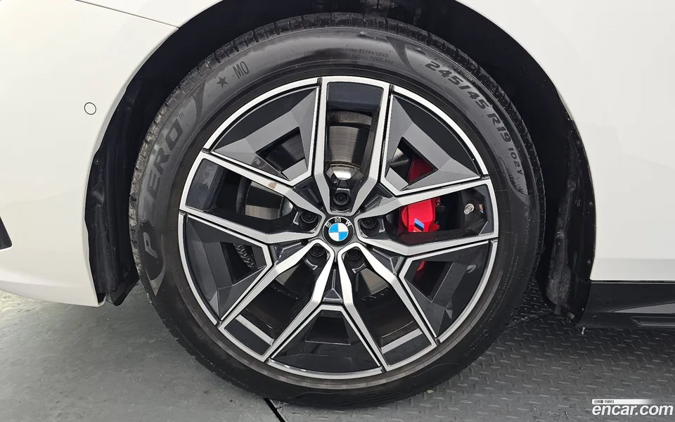 BMW 5 Series 520i 2024 — миниатюра 2