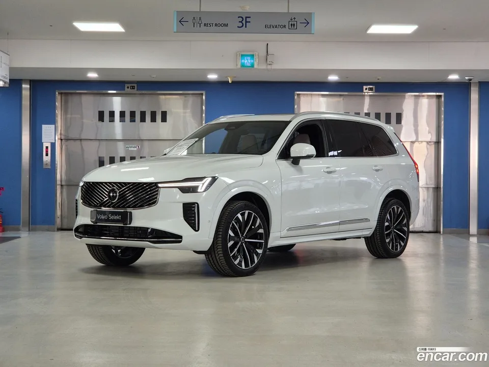 Volvo XC90 B6 2025 — фото 1, купить с доставкой в Москву