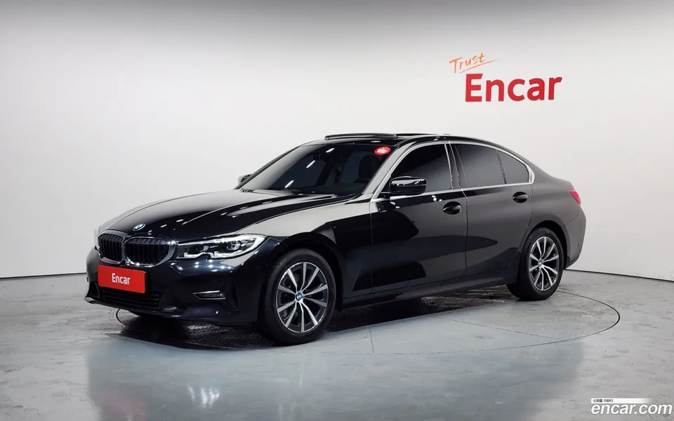 BMW 3 Series 320i 2022 — фото 1, купить с доставкой в Москву