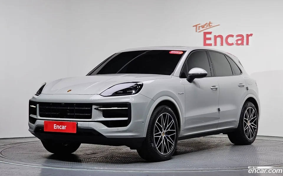 Porsche Cayenne 3.0 E- 2024 — фото 1, купить с доставкой в Москву