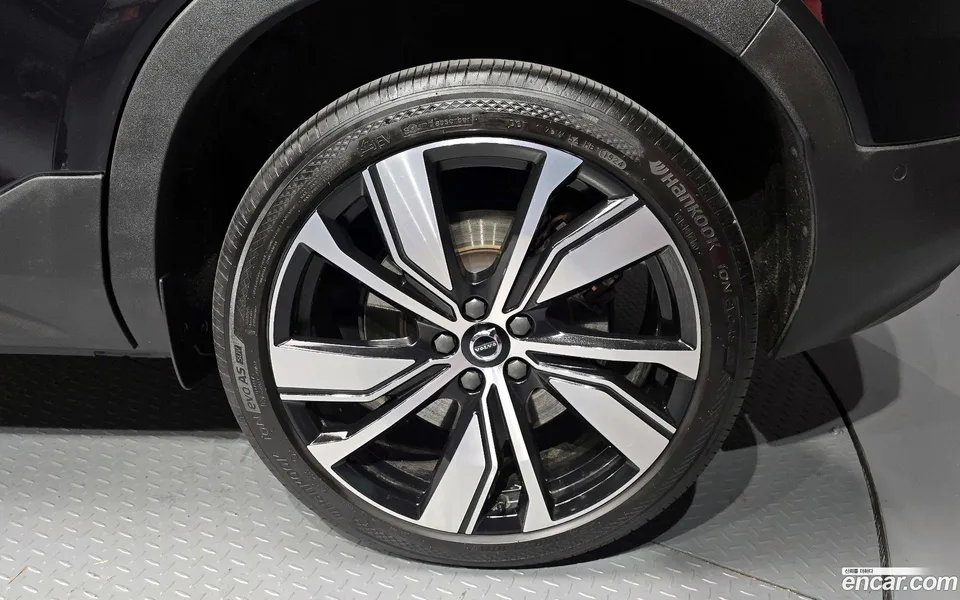 Volvo XC40 Recharge 2022 — миниатюра 2