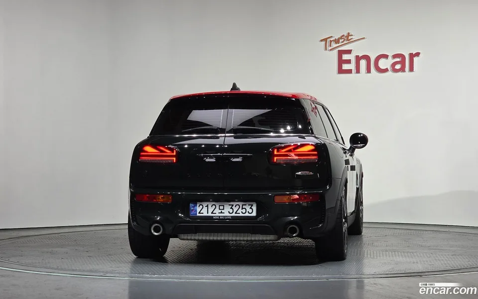 MINI Cooper S Clubman JCW 2023 — миниатюра 4
