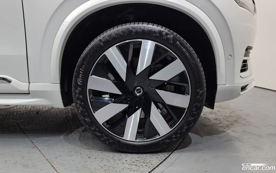 Volvo XC90 T8 2024 — миниатюра 5