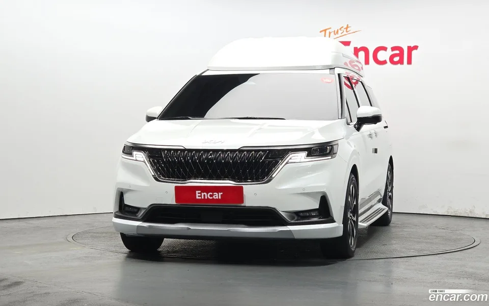 Kia Carnival 7 2023 — thumbnail 3