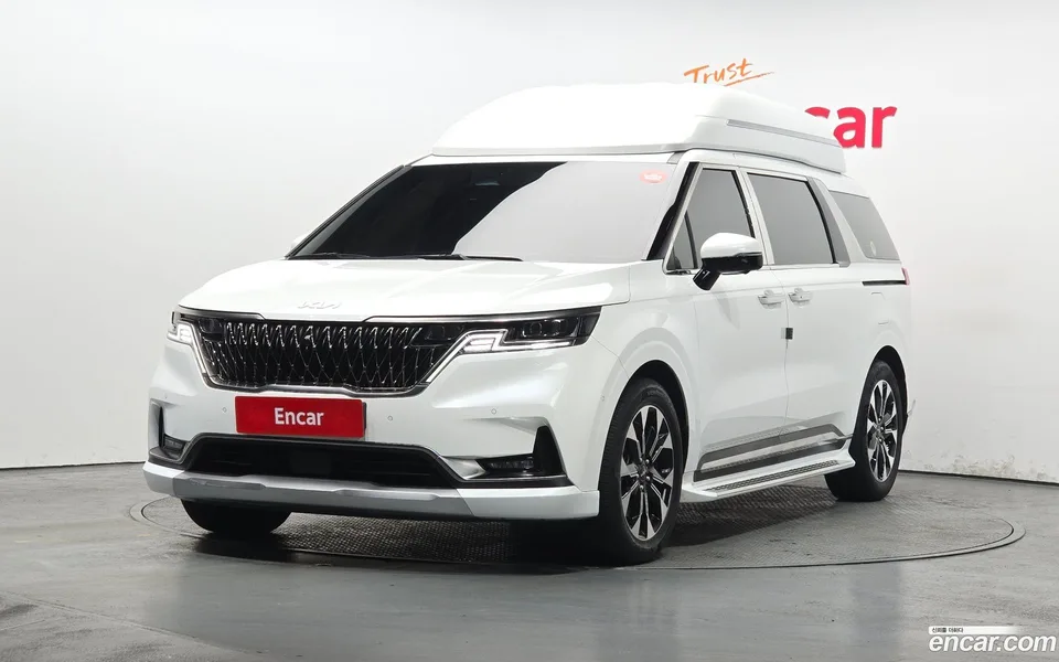 Kia Carnival 7 2023 — фото 1, купить с доставкой в Москву