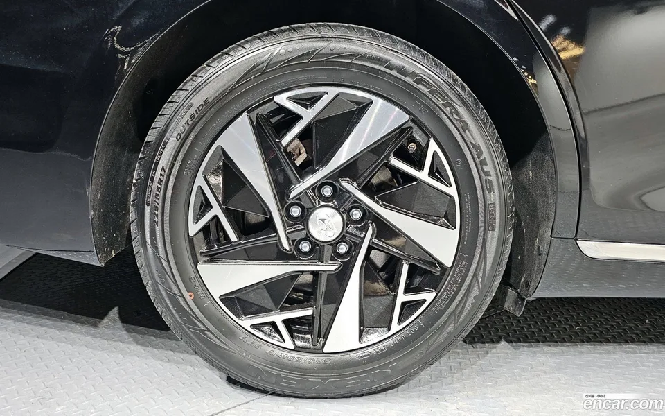 Hyundai Grandeur IG Hybrid 2022 — миниатюра 2
