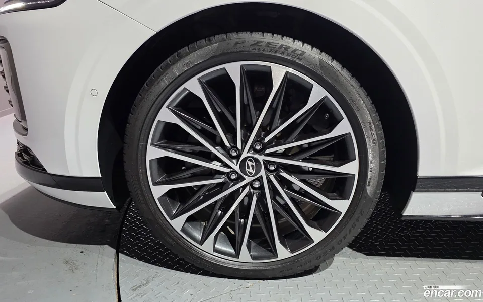 Hyundai Grandeur 2.5 2WD 2023 — миниатюра 2