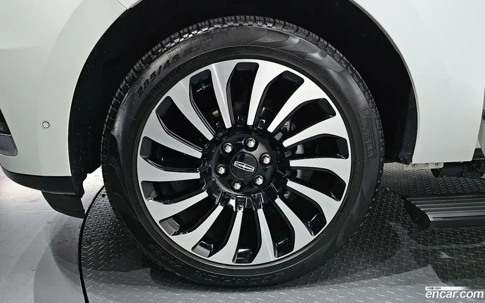Lincoln Navigator 3.5L 2023 — миниатюра 2