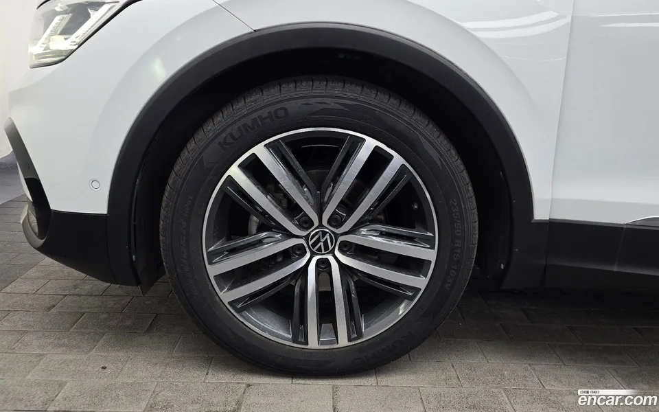 Volkswagen Tiguan Allspace 2.0 TSI 2022 — миниатюра 2