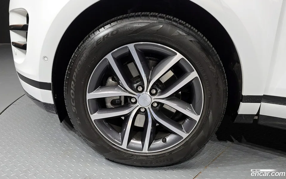 Land Rover Range Rover Evoque P250 SE 2024 — миниатюра 2
